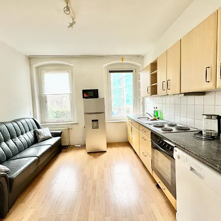 Stylish In - Easy Access Apartment *